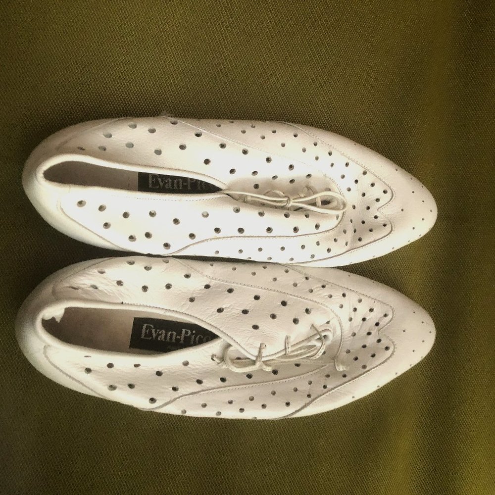 Evan Picone White Loafers Size 5.5M